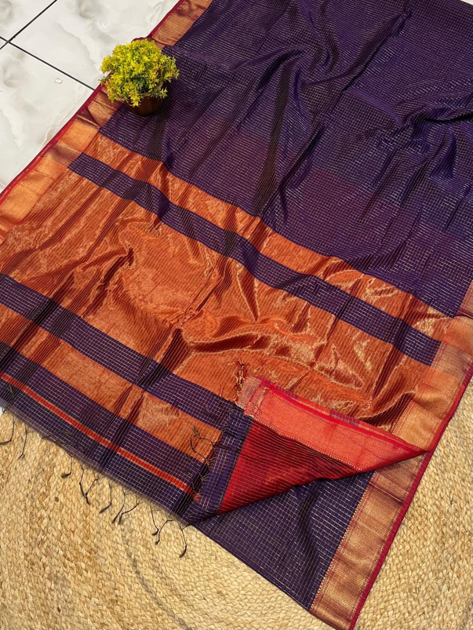 Exclusive Pure Handwoven Maheshwari Silk Saree with Golden Jari Chek Motifs