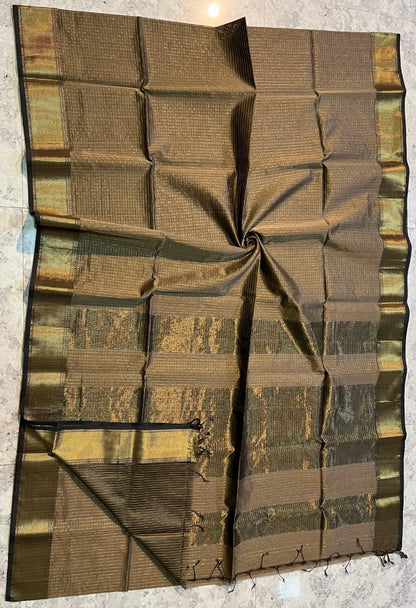 Exclusive Pure Handwoven Maheshwari Silk Saree with Golden Jari Chek Motifs