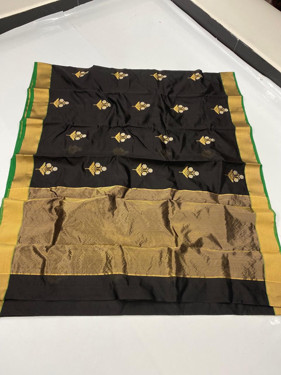 Soft Pattu Silk Saree with Meenakari Booti Work