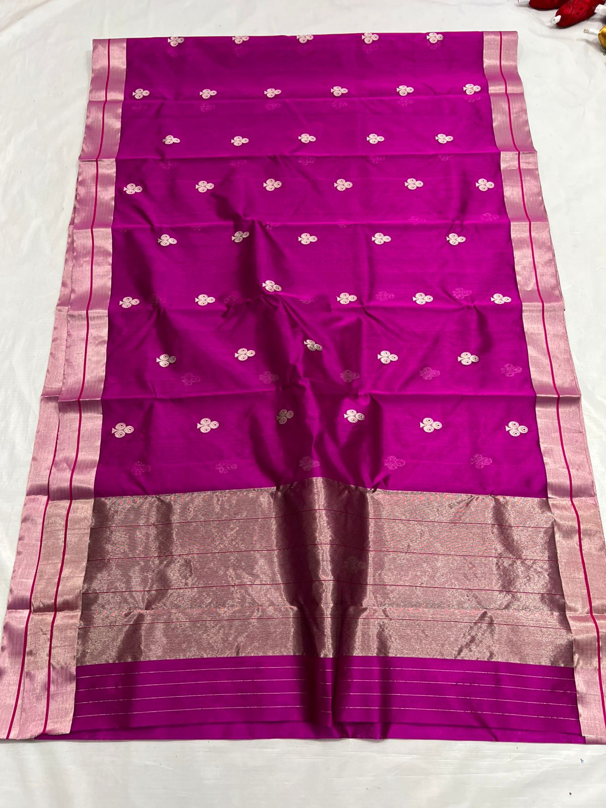 Soft Pattu Silk Saree with Eknaliya Meenakari Booti