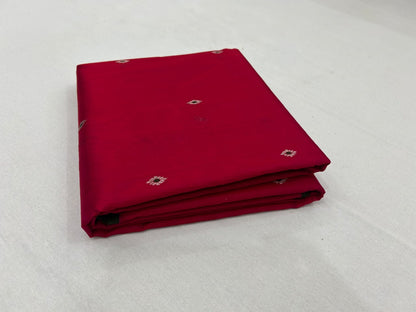 Beautiful Pure Handwoven Dual Tone Chanderi Pattu Silk Saree with Silver Zari Meenakari Buti